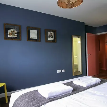 Executive 2 Bedroom Harbour Side *